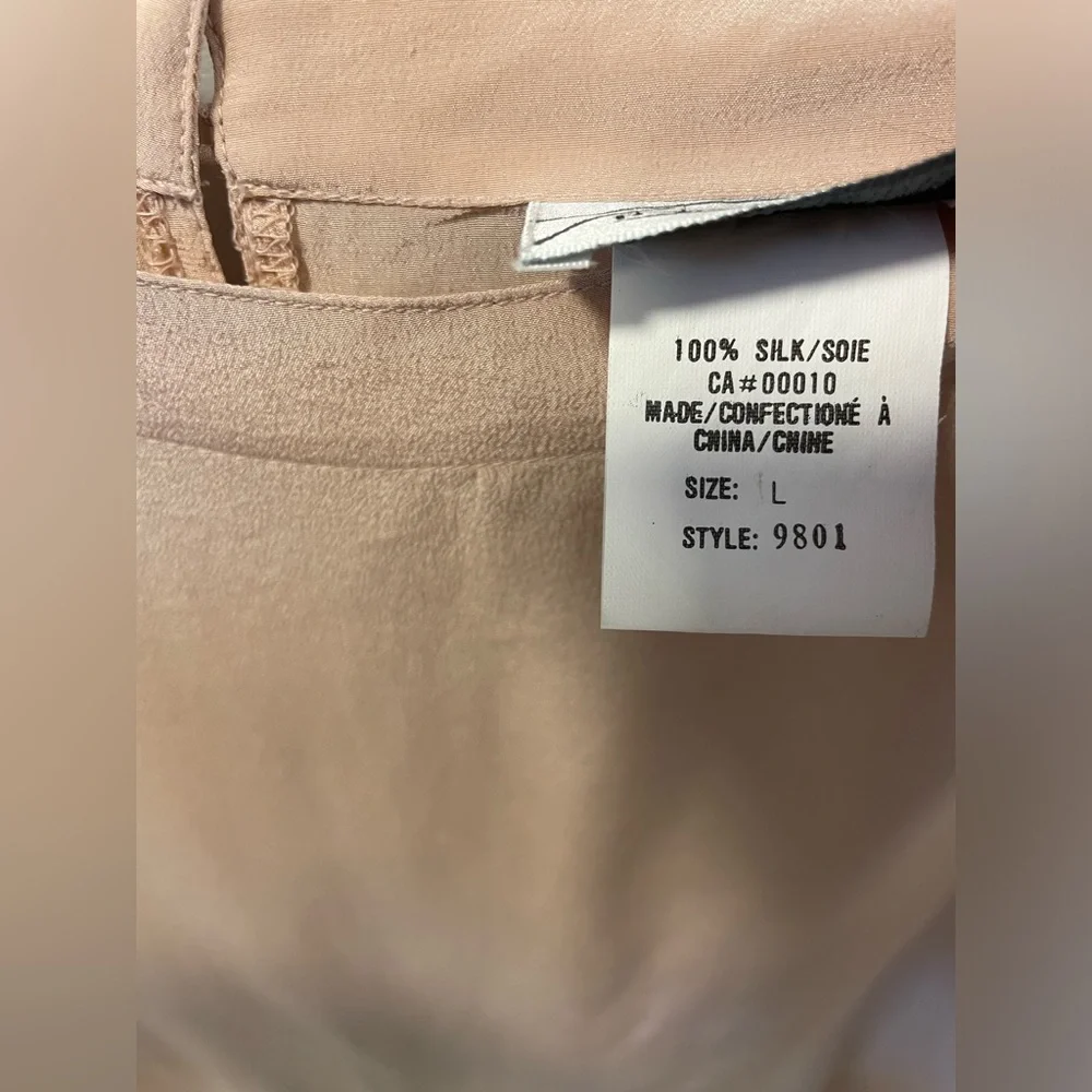 Vintage Pursuits Silk Top - Picture 5 of 5